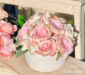 Szidi's Hamvas rózsa asztaldekor